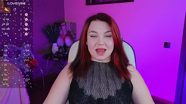 Snapshot of Lilumytrend chatting on 11.14.25 Lilumytrend online show from 11.14.25