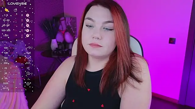 Snapshot of Lilumytrend chatting on 11.19.25 Lilumytrend online show from 11.19.25