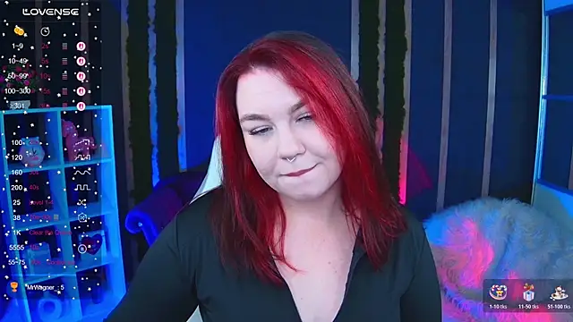 Snapshot of Lilumytrend chatting on 11.25.25 Lilumytrend online show from 11.25.25