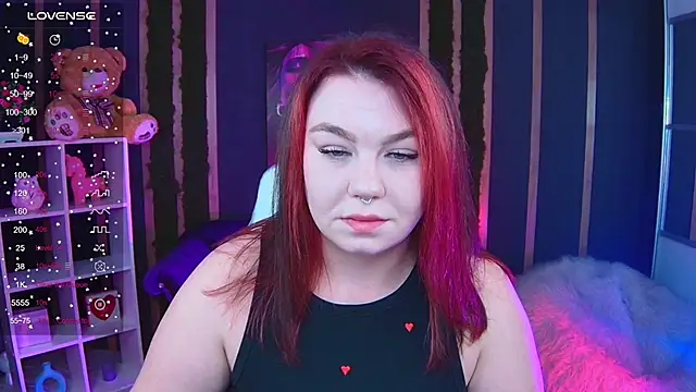 Snapshot of Lilumytrend chatting on 12.02.25 Lilumytrend online show from 12.02.25