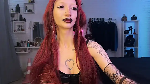 Snapshot of Marcellean chatting on 11.12.25 Marcellean online show from 11.12.25