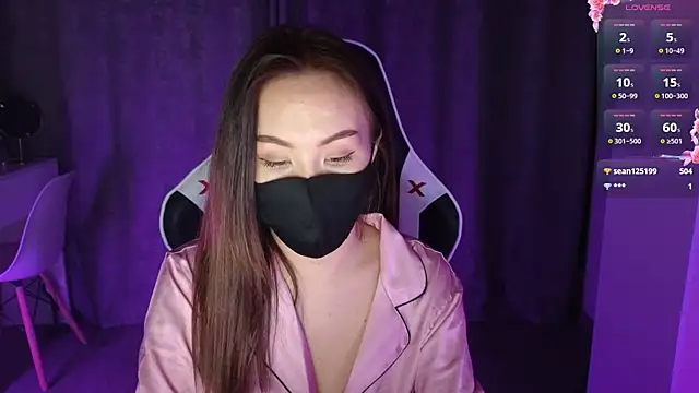 Snapshot of malady_ chatting on 01.13.25 malady online show from 01.13.25