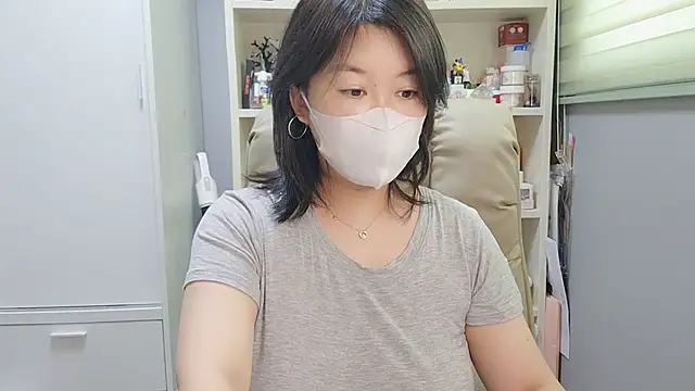 HaNa Kim online show from 06.24.26