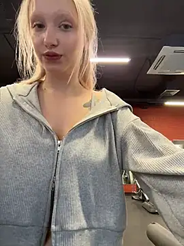 Snapshot of Milkyy_wway chatting on 02.22.26 Milkyy wway online show from 02.22.26