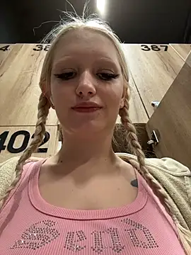 Snapshot of Milkyy_wway chatting on 03.02.26 Milkyy wway online show from 03.02.26