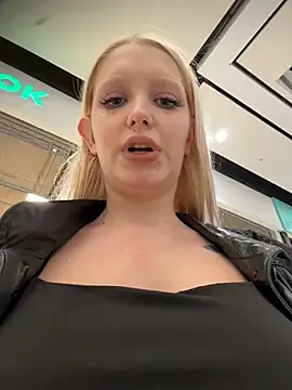 Snapshot of Milkyy_wway chatting on 03.03.26 Milkyy wway online show from 03.03.26