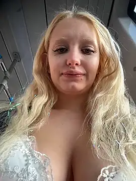 Snapshot of Milkyy_wway chatting on 03.11.26 Milkyy wway online show from 03.11.26