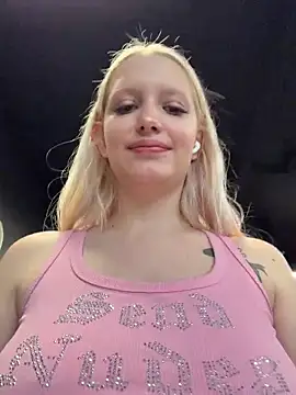 Snapshot of Milkyy_wway chatting on 03.16.26 Milkyy wway online show from 03.16.26