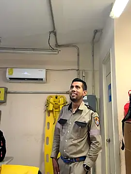 EnriquePersian197 online show from 10.24.25