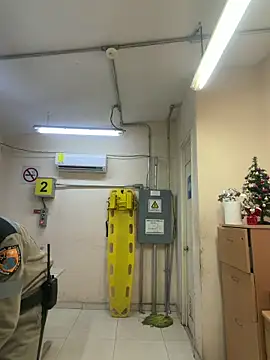 Snapshot of EnriquePersian197 chatting on 12.15.25 EnriquePersian197 online show from 12.15.25