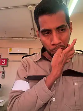 Snapshot of EnriquePersian197 chatting on 02.02.26 EnriquePersian197 online show from 02.02.26