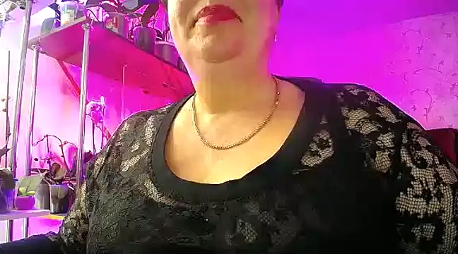 Snapshot of _Sweet_Woman chatting on 02.15.25  Sweet Woman online show from 02.15.25