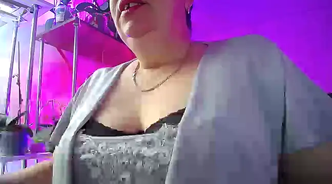 Snapshot of _Sweet_Woman chatting on 02.19.25  Sweet Woman online show from 02.19.25
