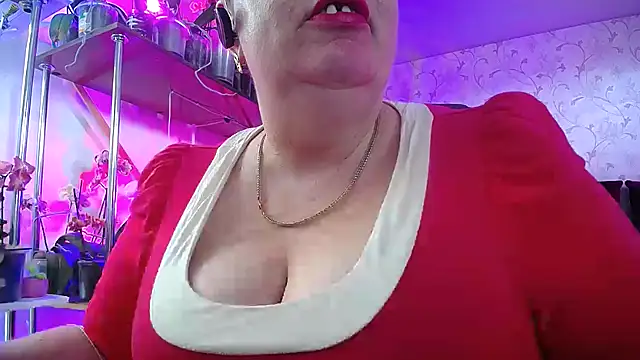 Snapshot of _Sweet_Woman chatting on 03.22.25  Sweet Woman online show from 03.22.25
