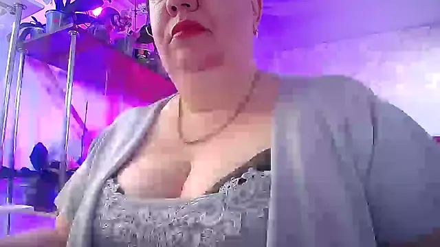  Sweet Woman online show from 04.21.26