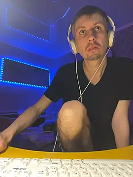 Aki-Laky online show from 12.03.25