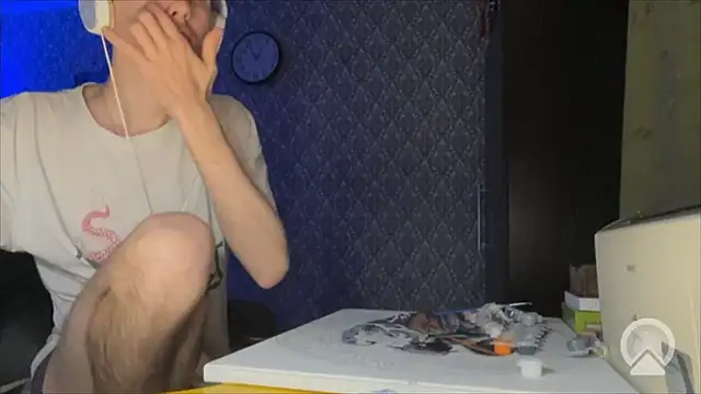 Aki-Laky online show from 12.22.25