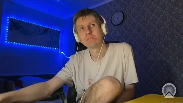 Aki-Laky online show from 04.05.26