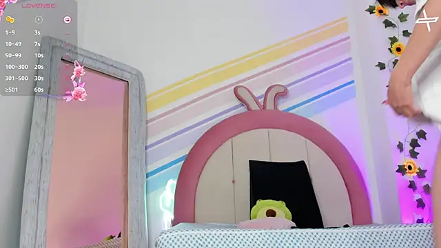 Evie Clark online show from 03.06.25