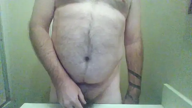 Snapshot of WatchinU82 chatting on 09.12.25 WatchinU82 online show from 09.12.25