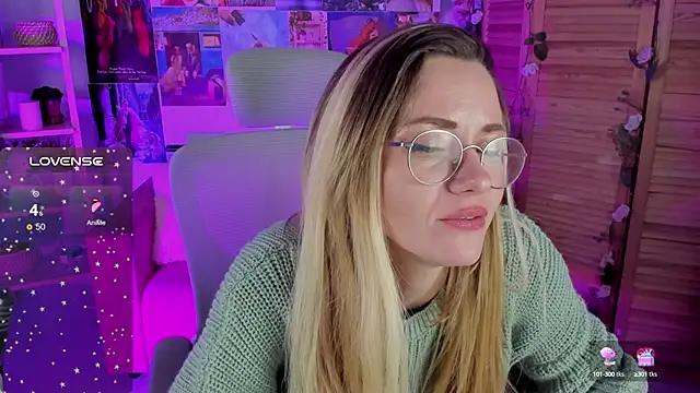 LadyIzabel online show from 12.12.24