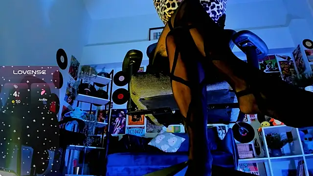 LadyIzabel online show from 12.19.24