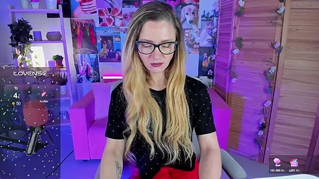 LadyIzabel online show from 12.22.24