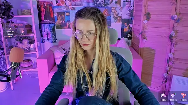 LadyIzabel online show from 01.18.25