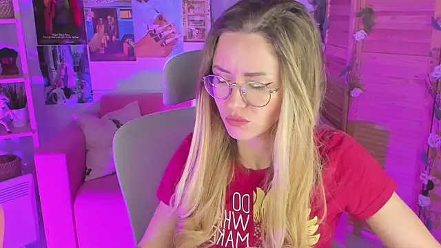 LadyIzabel online show from 01.28.25