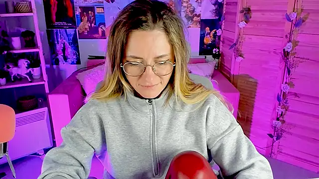 LadyIzabel online show from 01.28.25