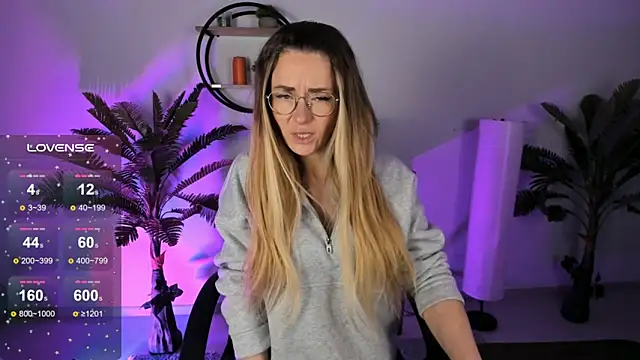 LadyIzabel online show from 02.10.25