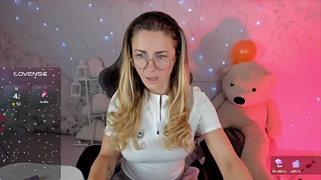 LadyIzabel online show from 02.15.25