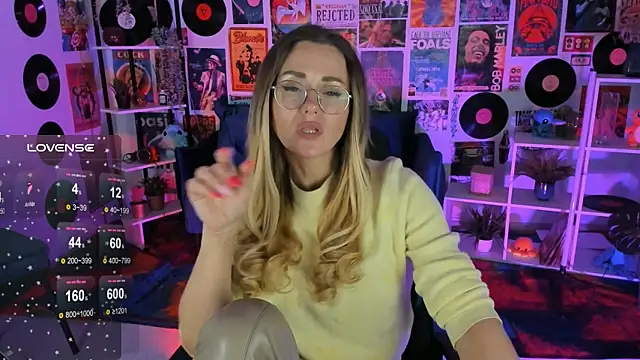 LadyIzabel online show from 02.17.25