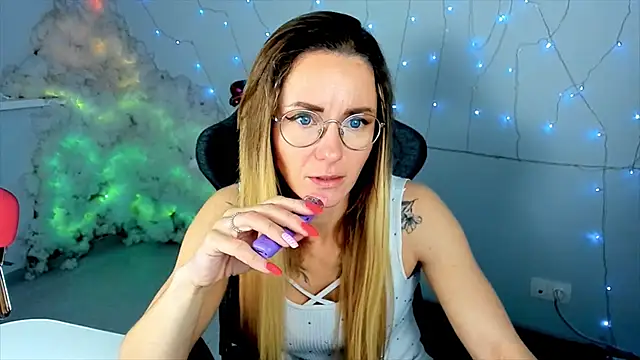 LadyIzabel online show from 02.23.25