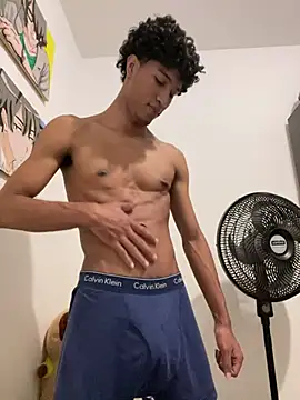 Snapshot of Masterikee chatting on 12.08.24 Masterikee online show from 12.08.24