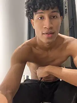 Snapshot of Masterikee chatting on 12.14.24 Masterikee online show from 12.14.24