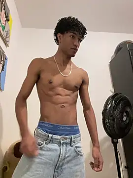 Snapshot of Masterikee chatting on 01.06.25 Masterikee online show from 01.06.25