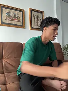 Snapshot of Masterikee chatting on 11.29.25 Masterikee online show from 11.29.25