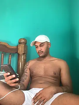 Snapshot of Pinocchiu chatting on 03.21.25 Pinocchiu online show from 03.21.25