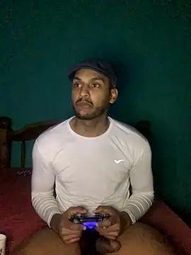 Snapshot of Pinocchiu chatting on 10.10.25 Pinocchiu online show from 10.10.25