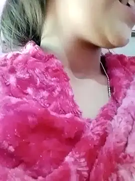 Snapshot of Bulbul_02 chatting on 02.13.25 Bulbul 02 online show from 02.13.25