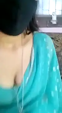 Snapshot of Bulbul_02 chatting on 02.22.25 Bulbul 02 online show from 02.22.25