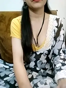 Snapshot of Bulbul_02 chatting on 10.26.25 Bulbul 02 online show from 10.26.25