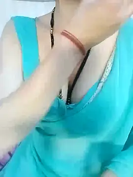 Snapshot of Bulbul_02 chatting on 11.18.25 Bulbul 02 online show from 11.18.25