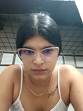 naughty-girl01 online show from 02.22.25
