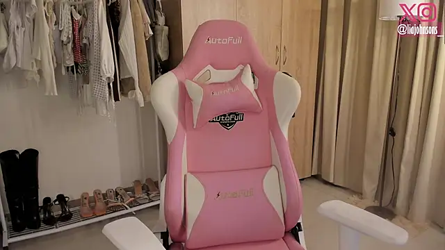 Sweetnaughtygirl  online show from 10.21.25