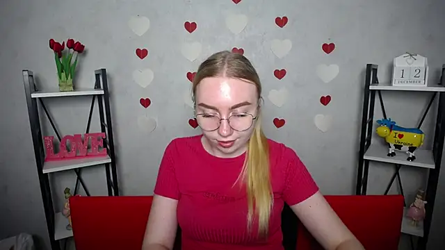 BeatriceFly online show from 12.12.24