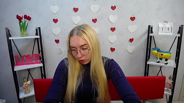 Snapshot of BeatriceFly chatting on 12.14.24 BeatriceFly online show from 12.14.24