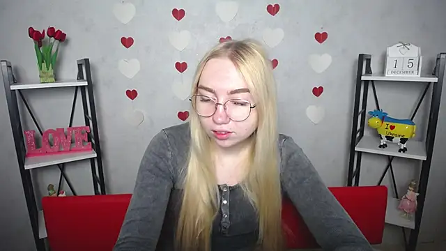 BeatriceFly online show from 12.16.24