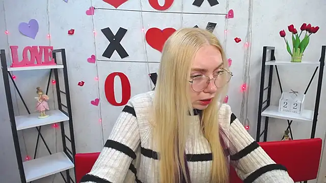 BeatriceFly online show from 02.22.25